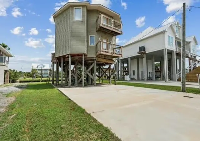 Photo 2 of Single family home for sale at 4058 Devon St, Bay Saint Louis, MS 39520 | MLS# 2534160 | Listing updated on 2026-09-18