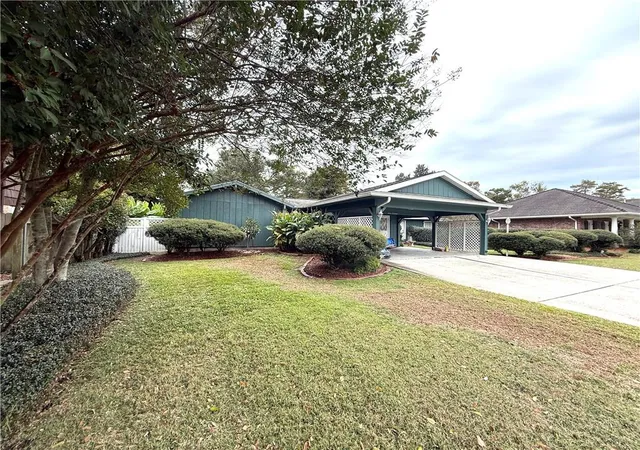 Photo 2 of Single family home for sale at 717 Fairfield Ave, Gretna, LA 70056 | MLS# 2534327 | Listing updated on 2026-09-14