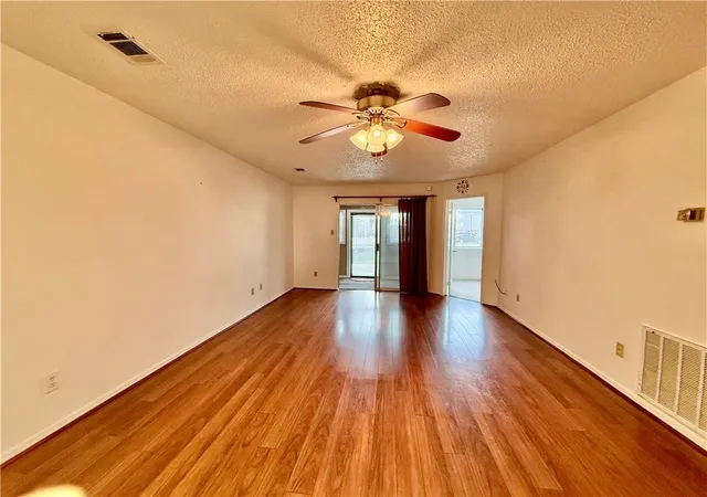 Listing Photo 4 - Condo for sale in building located at 155 Avant Garde Cir, Kenner, LA 70065 - Unit #155