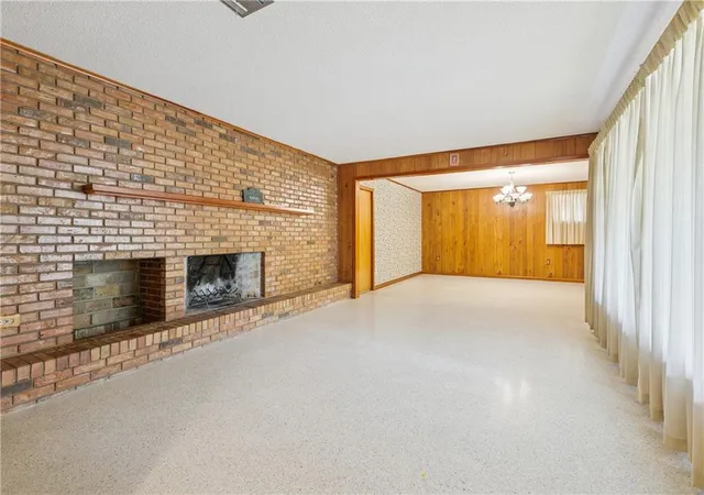 Photo 3 of Single family home for sale at 2524 Crestwood Rd, Marrero, LA 70072 | MLS# 2535949 | Listing updated on 2026-09-21