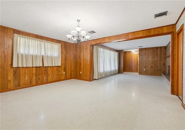 Photo 3 of Single family home for sale at 2524 Crestwood Rd, Marrero, LA 70072 | MLS# 2535949 | Listing updated on 2026-09-21
