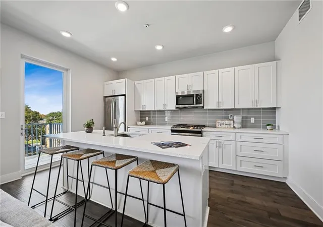 Photo 4 of Condo for sale at 900 Bartholomew St #415, New Orleans, LA 70117 | MLS# 2531093 | Listing updated on 2026-09-11