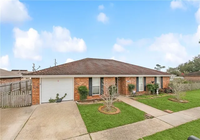 Photo 1 of Single family home for sale at 3221 Riverland Dr, Chalmette, LA 70043 | MLS# 2534099 | Listing updated on 2026-09-23