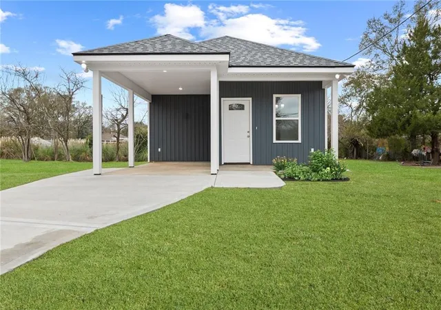 Photo 1 of Single family home for sale at 435 Pine St, Independence, LA 70443 | MLS# 2540222 | Listing updated on 2026-08-31