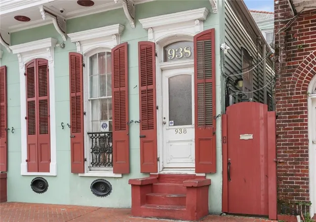 Listing Photo 3 - Condo for sale in building located at 938Th St Louis St, New Orleans, LA 70112 - Unit #938