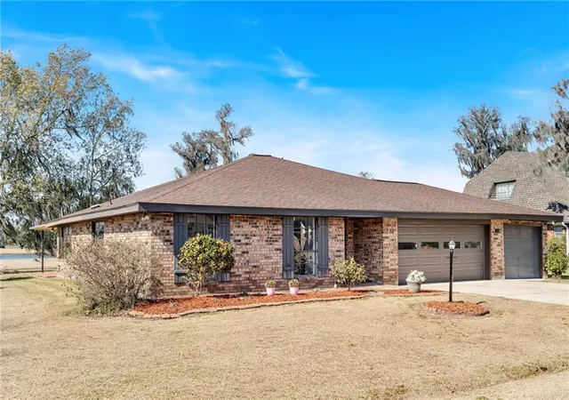 Photo 2 of Single family home for sale at 14 Zee Ann Dr, Luling, LA 70070 | MLS# 2541494 | Listing updated on 2026-09-04