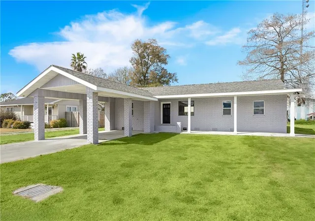Photo 2 of Single family home for sale at 412 Milling Ave, Luling, LA 70070 | MLS# 2542032 | Listing updated on 2026-09-22