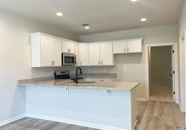 Photo 3 of Sale Pending at 71728 Spike Dr, Madisonville, LA 70447 | MLS# NO2026002418 | Listing updated on 2026-09-10