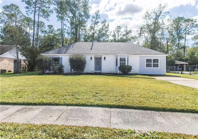 Photo 1 of Single family home for sale at 1349 Westlawn Dr, Slidell, LA 70460 | MLS# 2542269 | Listing updated on 2026-08-31