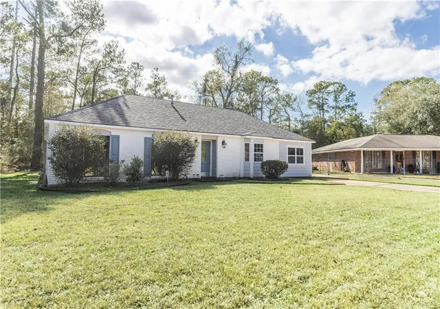 Photo 2 of Single family home for sale at 1349 Westlawn Dr, Slidell, LA 70460 | MLS# 2542269 | Listing updated on 2026-08-31