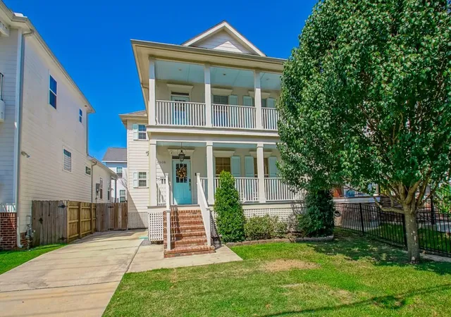 Photo 3 of Single family home for sale at 6508 Fleur De Lis Dr, New Orleans, LA 70124 | MLS# 2542814 | Listing updated on 2026-10-04