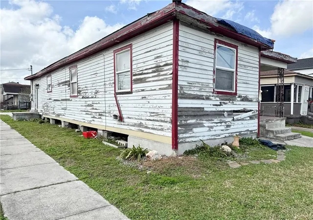 Photo 3 of Single family home for sale at 3000 Mandeville St, New Orleans, LA 70122 | MLS# 2543716 | Listing updated on 2026-09-16