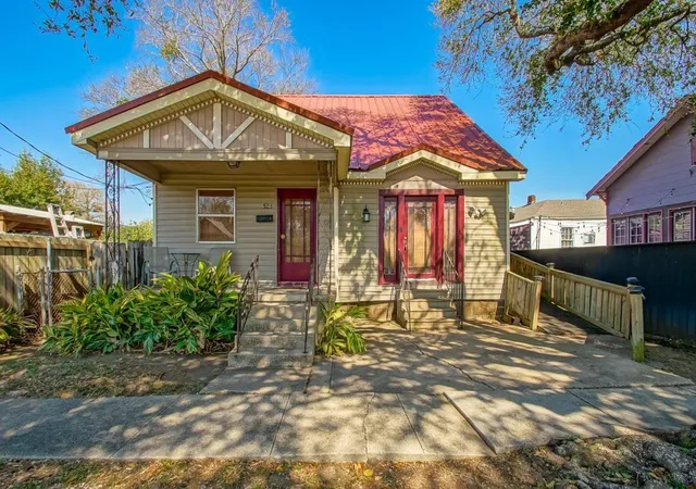 Photo 1 of Single family home for sale at 523 Romain St, Gretna, LA 70053 | MLS# 2544255 | Listing updated on 2026-09-06