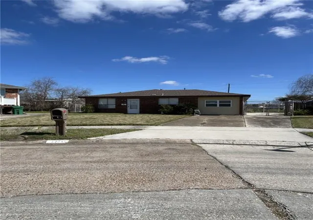 Single family home for sale at 156 Elvie Ct, Avondale, LA 70094 | MLS# 2545213