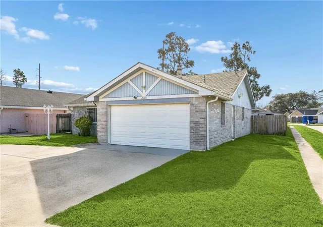 Photo 3 of Single family home for sale at 2600 Cambridge Dr, La Place, LA 70068 | MLS# 2543985 | Listing updated on 2026-09-02