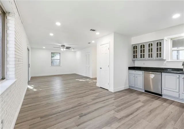 Photo 3 of Sale Pending at 5121 Eighty Arpent Rd, Marrero, LA 70072 | MLS# 2545846 | Listing updated on 2026-09-04