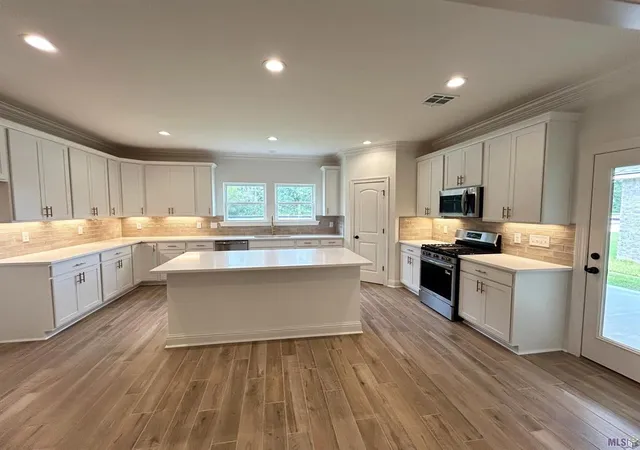 Photo 3 of Single family home for sale at 12853 Spoonbill Dr, Covington, LA 70435 | MLS# NO2026003882 | Listing updated on 2026-10-01