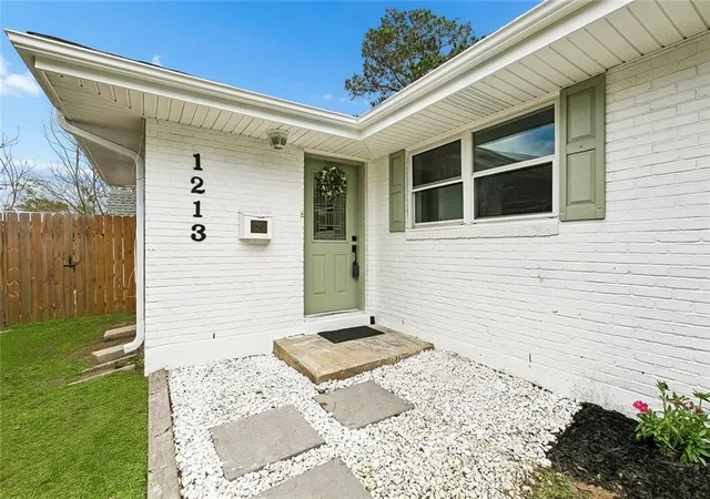 Photo 2 of Single family home for sale at 1213 Mason Smith St, Metairie, LA 70003 | MLS# 2545968 | Listing updated on 2026-08-31