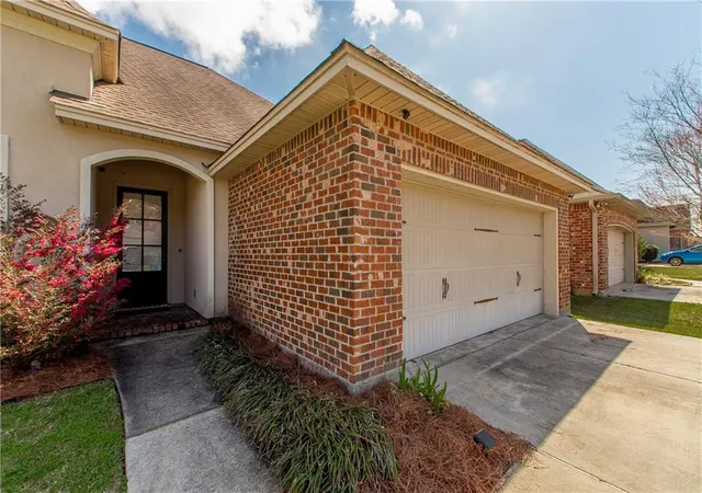 Photo 2 of Single family home for sale at 632 Brown Thrasher N Loop, Madisonville, LA 70447 | MLS# 2545531 | Listing updated on 2026-09-22