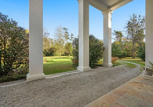 Photo 3 of Mansion for sale at 416 S America St, Covington, LA 70433 | MLS# 2546651 | Listing updated on 2026-09-23