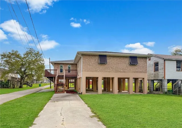 Photo 2 of Single family home for sale at 2731 Privateer Blvd, Barataria, LA 70036 | MLS# 2547246 | Listing updated on 2026-09-10