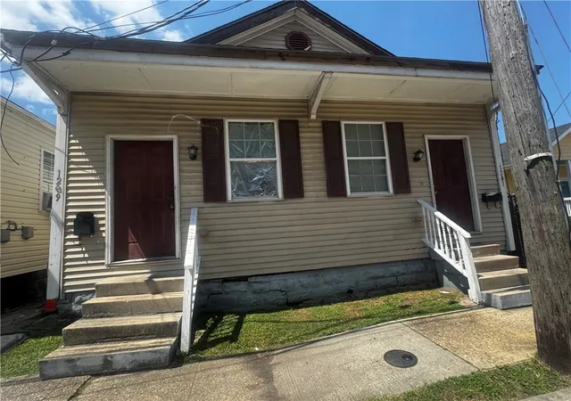 Photo 1 of Multi family home for sale at 1207 S 09 Clark St, New Orleans, LA 70125 | MLS# 2547524 | Listing updated on 2026-09-29