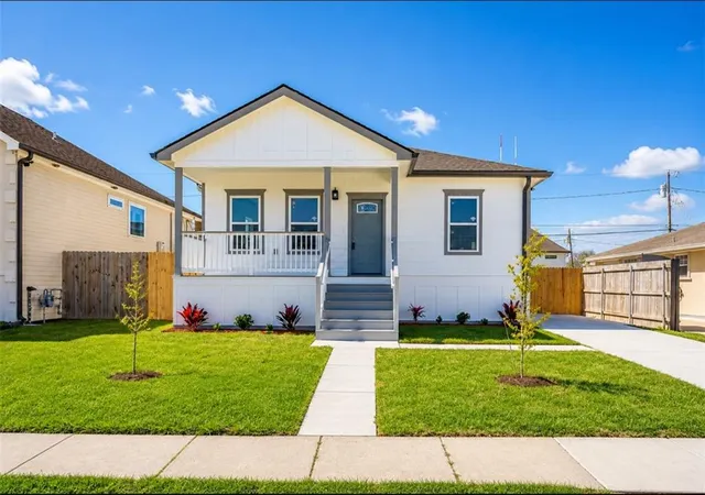 Photo 1 of Sale Pending at 3644 Charles Dr, Chalmette, LA 70043 | MLS# 2547673 | Listing updated on 2026-09-16