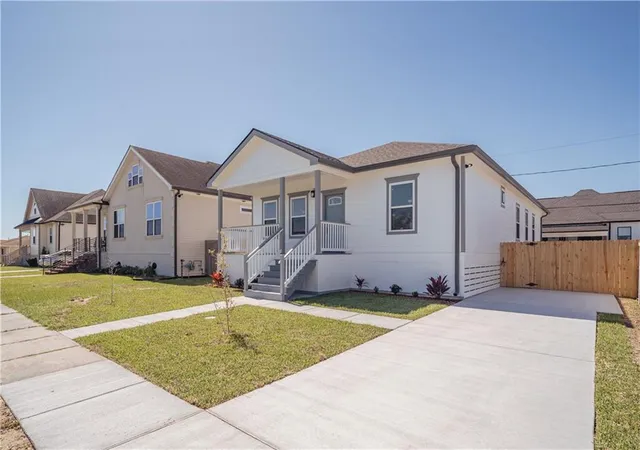 Photo 3 of Sale Pending at 3644 Charles Dr, Chalmette, LA 70043 | MLS# 2547673 | Listing updated on 2026-09-16