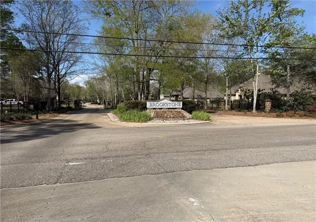 Land for sale at 211 S Tallowwood Dr, Covington, LA 70433 | MLS# 2547721