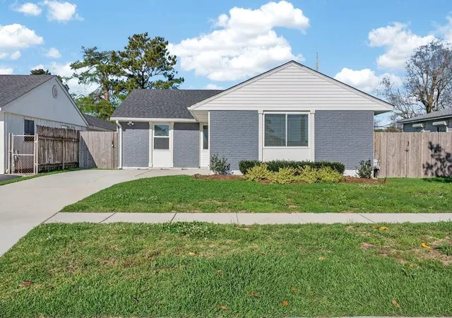 Photo 3 of Single family home for sale at 134 Mason St, Gretna, LA 70053 | MLS# 2547218 | Listing updated on 2026-10-02