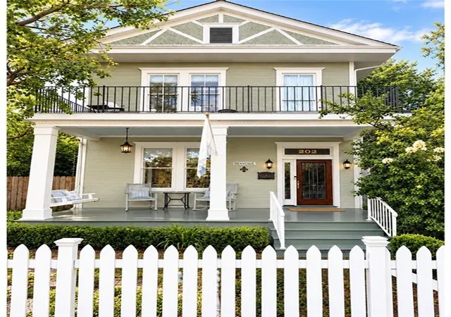 Photo 1 of Single family home for sale at 202 S Hennessey St, New Orleans, LA 70119 | MLS# 2548186 | Listing updated on 2026-09-17