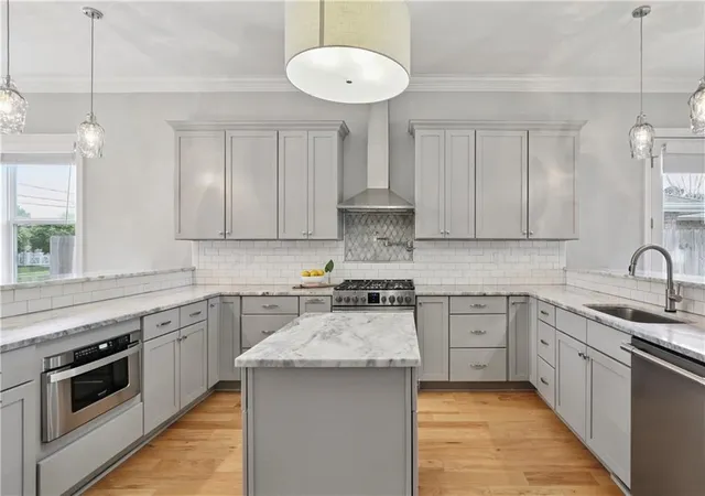 Photo 2 of Single family home for sale at 1504 Carnation Ave, Metairie, LA 70001 | MLS# 2547681 | Listing updated on 2026-09-17
