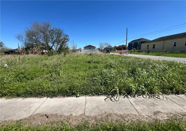 Photo 1 of Land for sale at 1909 Lizardi St, New Orleans, LA 70117 | MLS# 2548412 | Listing updated on 2026-09-18
