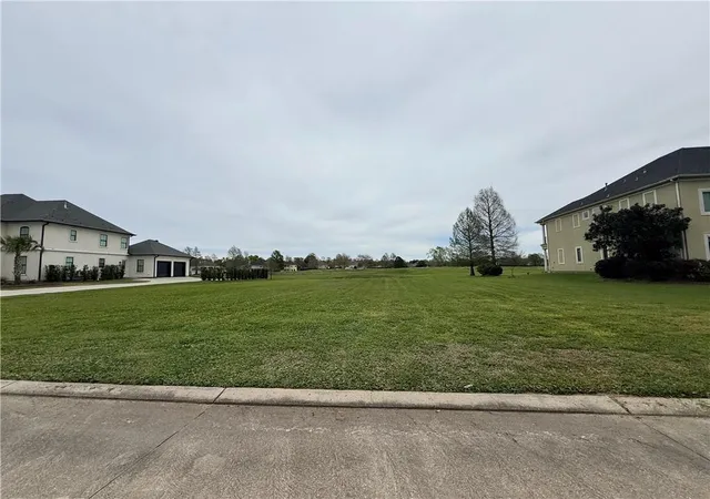 Photo 2 of Land for sale at 9 Eagle Point Ln, New Orleans, LA 70131 | MLS# 2548449 | Listing updated on 2026-09-06