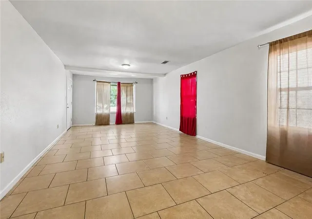 Photo 3 of Townhouse for sale at 507 Warrington Dr, New Orleans, LA 70122 | MLS# 2547559 | Listing updated on 2026-09-17