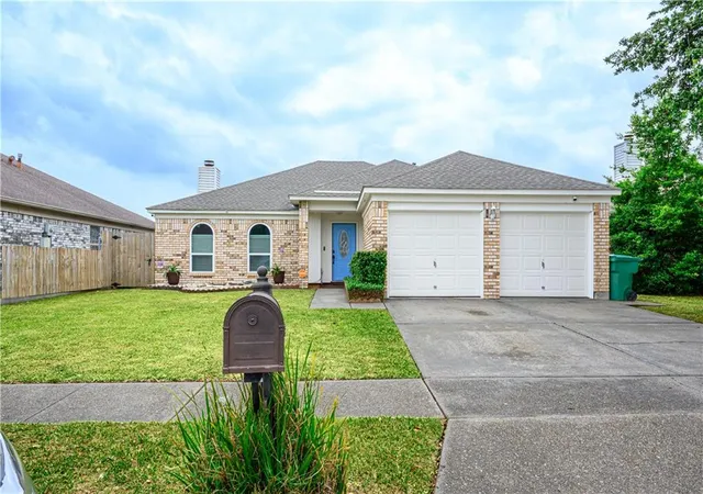 Photo 1 of Sale Pending at 2540 Foliage Dr, Marrero, LA 70072 | MLS# 2549770 | Listing updated on 2026-09-15