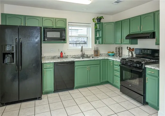Photo 4 of Sale Pending at 2540 Foliage Dr, Marrero, LA 70072 | MLS# 2549770 | Listing updated on 2026-09-15