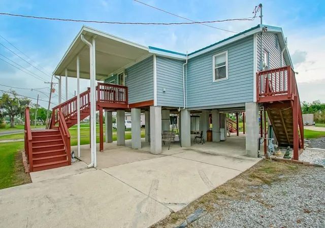 Photo 4 of Single family home for sale at 4411 Jean Lafitte Blvd, Lafitte, LA 70067 | MLS# 2550425 | Listing updated on 2026-09-23
