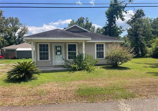 Photo 1 of Single family home for sale at 160 Canal St, Ponchatoula, LA 70454 | MLS# 2550620 | Listing updated on 2026-08-31