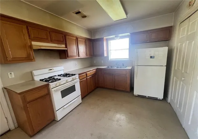 Photo 2 of Single family home for sale at 160 Canal St, Ponchatoula, LA 70454 | MLS# 2550620 | Listing updated on 2026-08-31