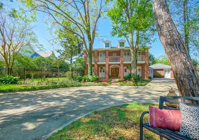 Photo 3 of Single family home for sale at 9724 Robin Ln, River Ridge, LA 70123 | MLS# 2550986 | Listing updated on 2026-10-05