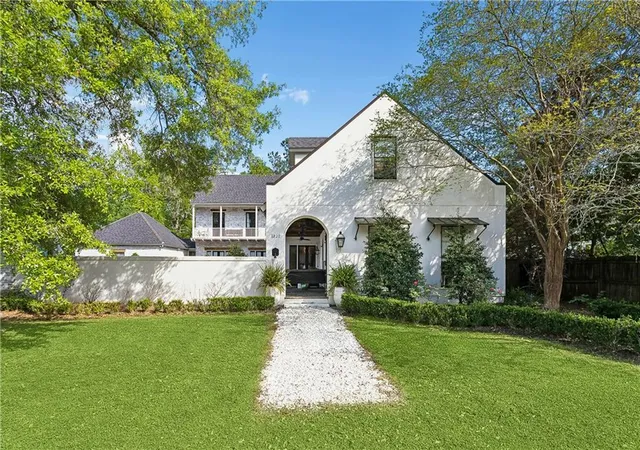 Photo 2 of Mansion for sale at 1322 S Jahncke Ave, Covington, LA 70433 | MLS# 2549810 | Listing updated on 2026-09-02