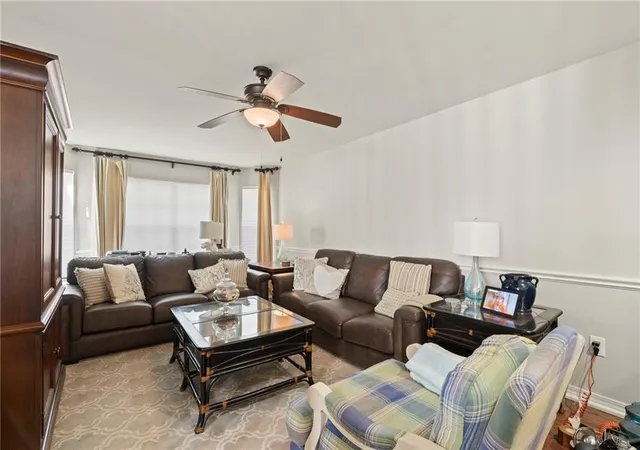 Listing Photo 3 - Condo for sale in building located at 1100 Livingston St, Mandeville, LA 70448 - Unit #5