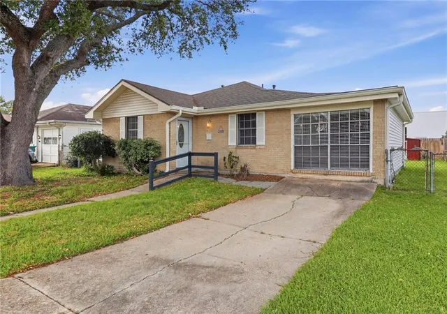 Photo 2 of Single family home for sale at 2220 34th Street, Kenner, LA 70065 | MLS# 2551470 | Listing updated on 2026-09-12