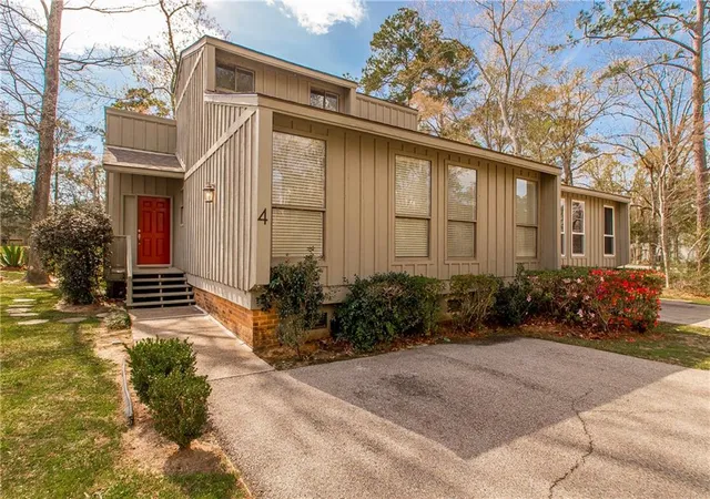 Photo 2 of Condo for sale at 640 Tete L'ours Dr #4, Mandeville, LA 70471 | MLS# 2545973 | Listing updated on 2026-09-18