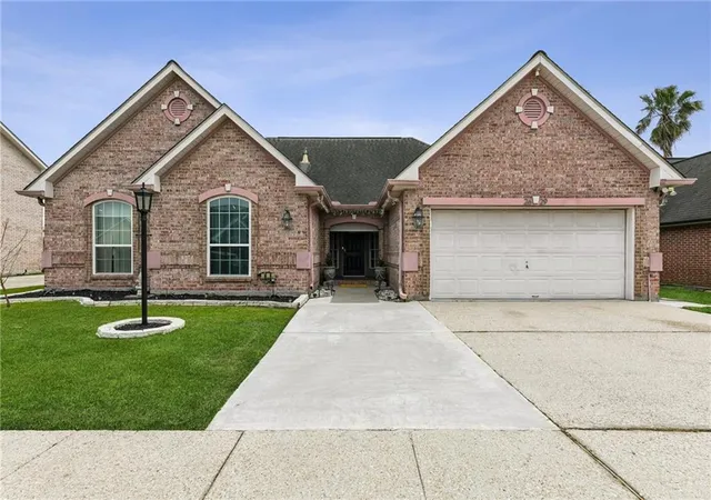 Photo 3 of Single family home for sale at 2629 Crestway Rd, Marrero, LA 70072 | MLS# 2552637 | Listing updated on 2026-10-06