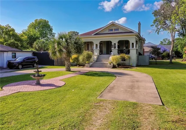 Photo 2 of Single family home for sale at 4705 Orleans Blvd, Jefferson, LA 70121 | MLS# 2551594 | Listing updated on 2026-09-24