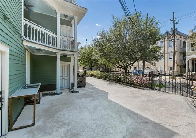 Photo 2 of Single family home for sale at 2727 St Charles St, New Orleans, LA 70130 | MLS# 2553240 | Listing updated on 2026-10-02