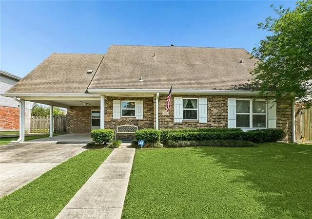 Photo 2 of Single family home for sale at 121 Rex Dr, River Ridge, LA 70123 | MLS# 2537798 | Listing updated on 2026-08-31