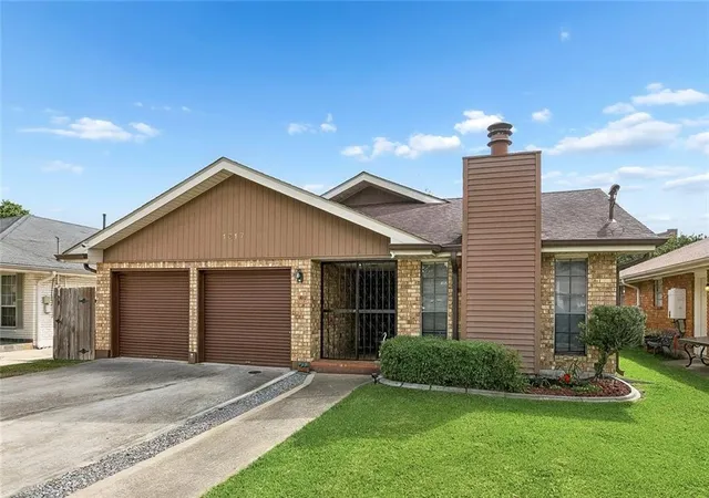 Photo 2 of Single family home for sale at 1817 Satsuma Ave, Metairie, LA 70001 | MLS# 2552556 | Listing updated on 2026-10-04